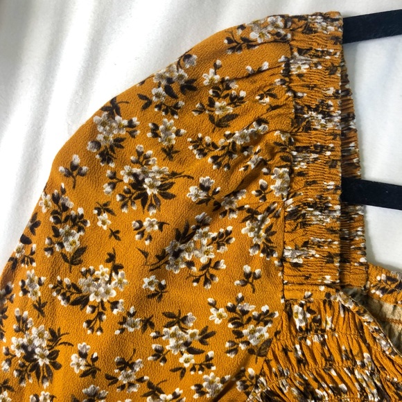 American Eagle Floral Top - Picture 3 of 6